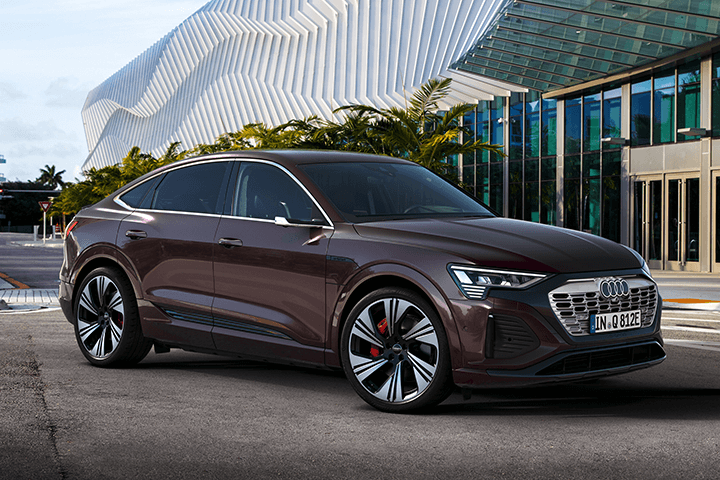 Audi Q8 Sportback 55 E Tron(2022) F 480