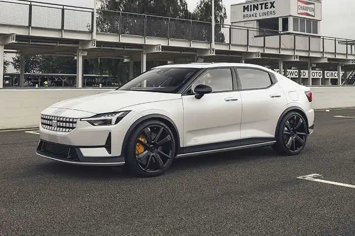 Front view of Polestar 2 electric fastback with Thor’s Hammer LED headlights, CMA platform design, 400V drivetrain and aerodynamic bumper.